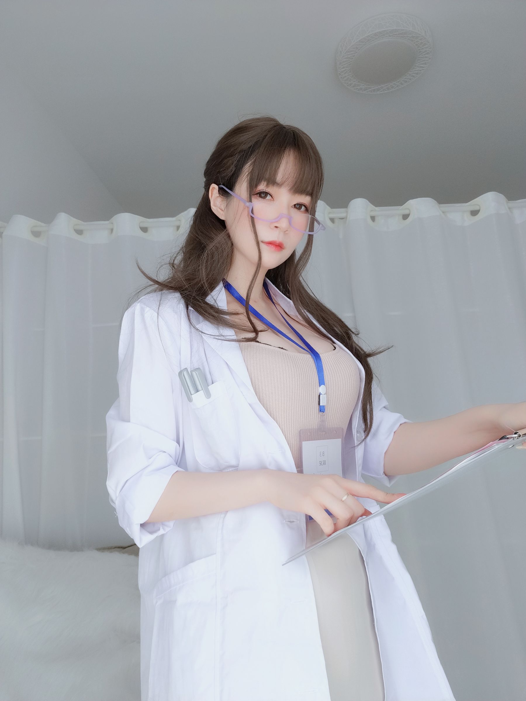 Coser小姐姐白银 – 私人医生 Cosplay-第156张