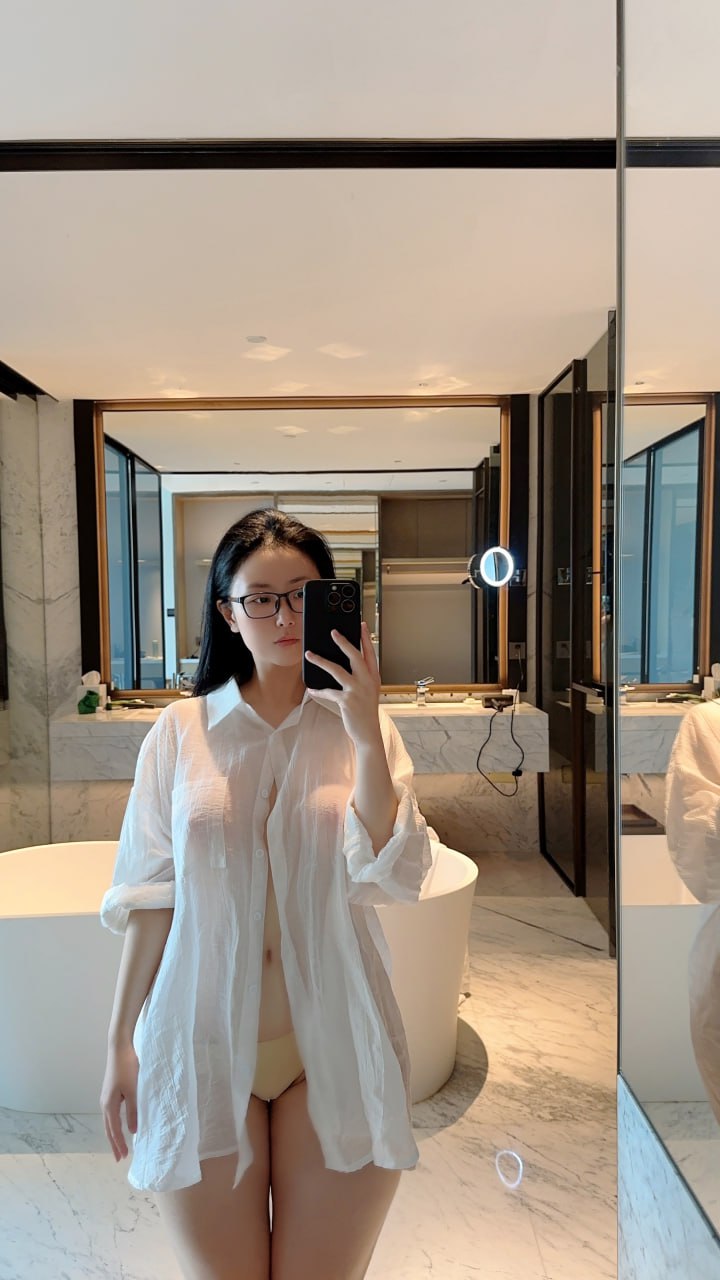 俏妞qiaoniuTT – 男友衬衫 [23P]