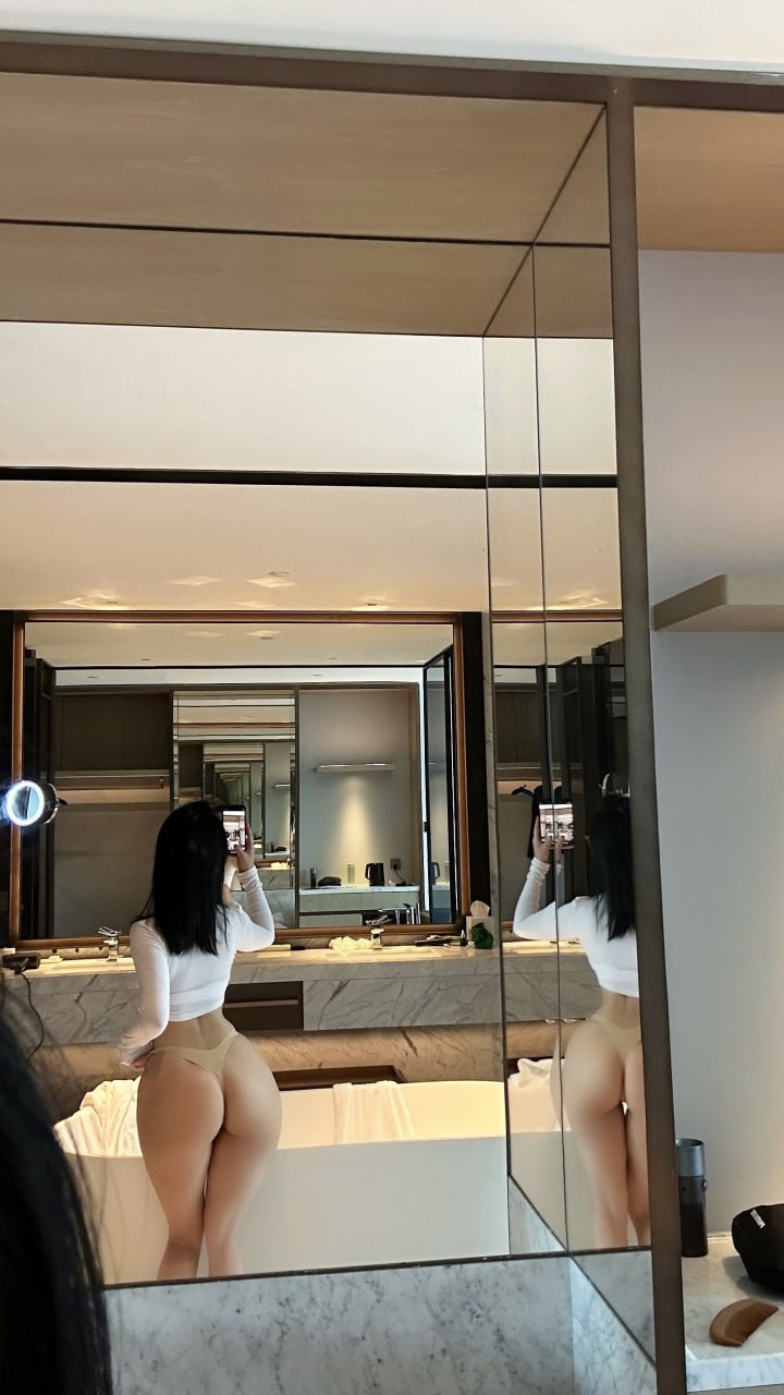 俏妞qiaoniuTT – 男友衬衫 [23P] 插图20