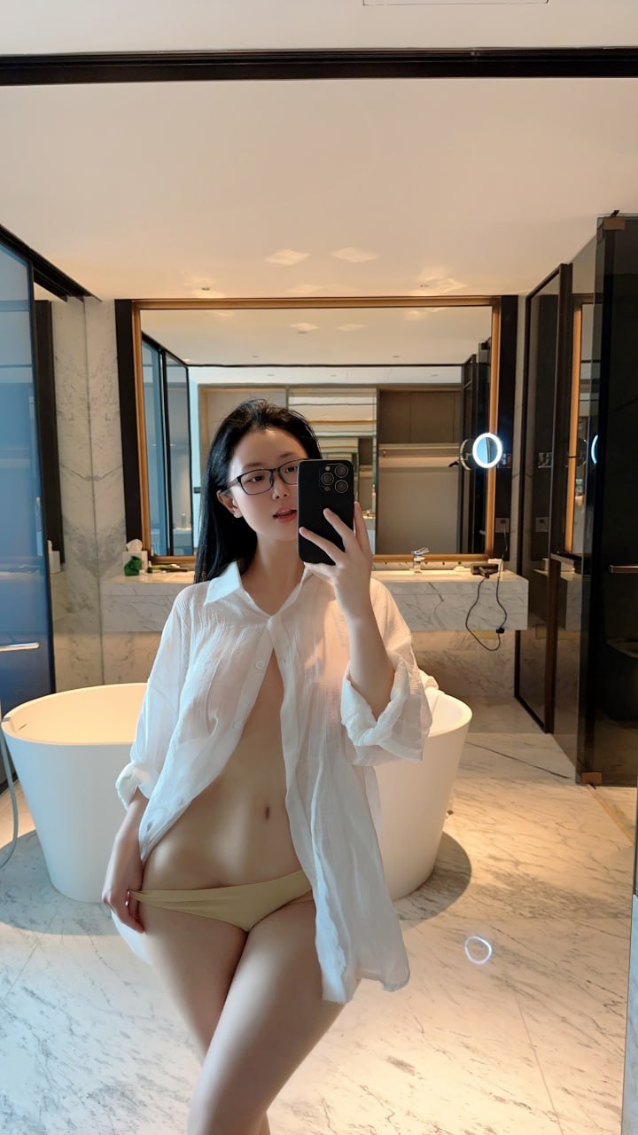 俏妞qiaoniuTT – 男友衬衫 [23P]